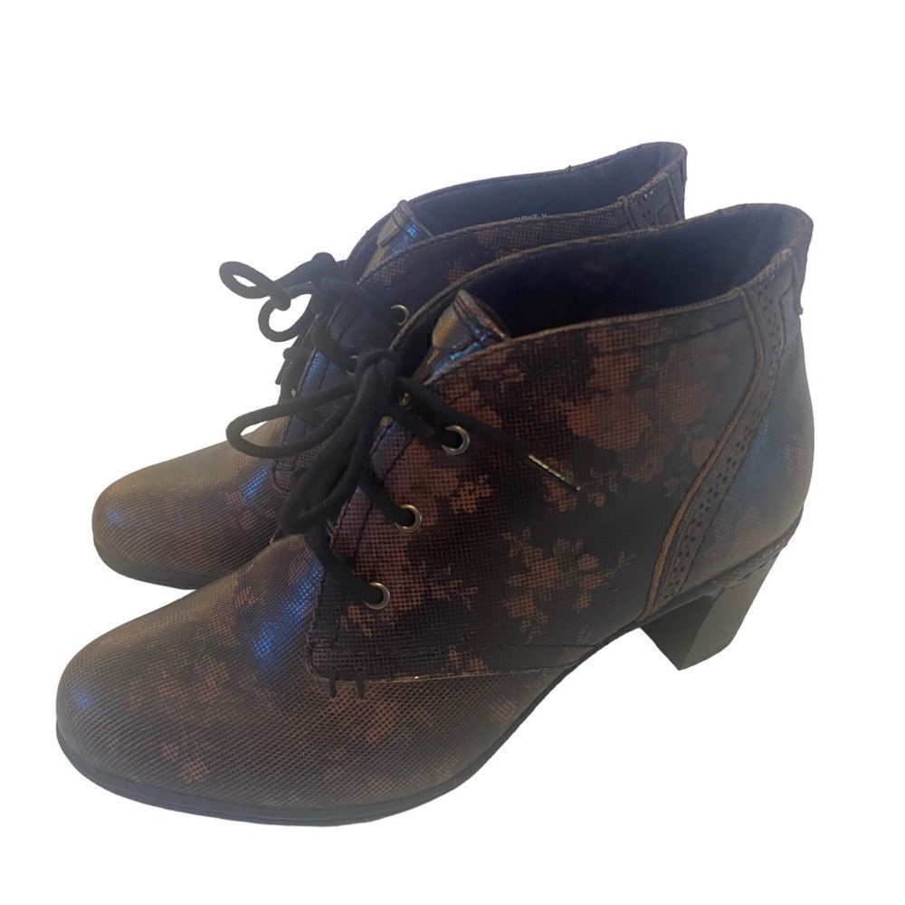 Rockport Cob Hill Collection Rashel Chukka Floral Lace Up Heeled Boots in 7M